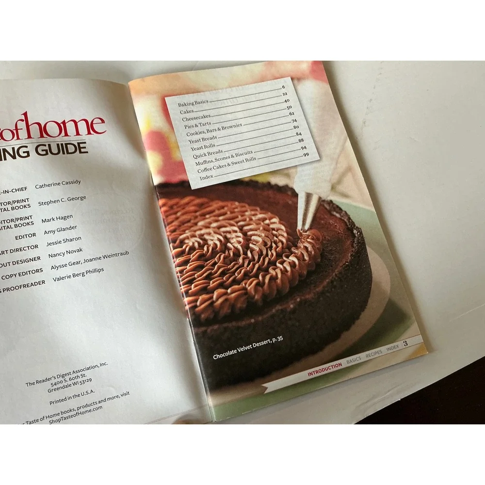 Taste of Home Vintage Y2K Cookbook Magazine Lot Baking Holiday Recipes Set of 7